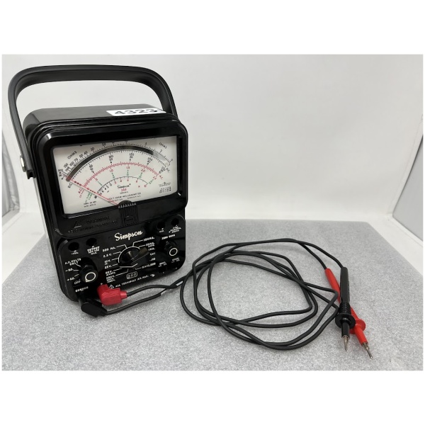 Simpson 260 Volt-OHM-Milliam Meter Series 8